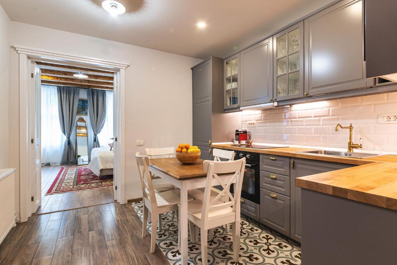Nikolas Haus Braşov Extérieur photo